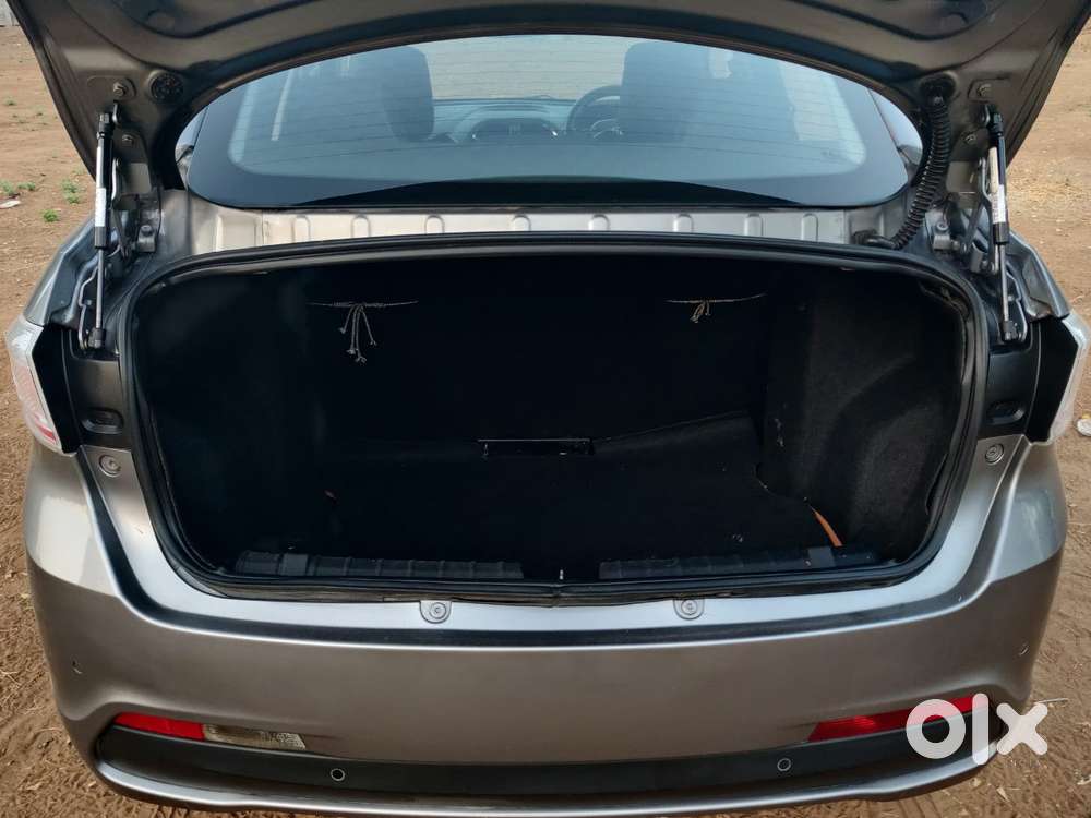 Tata Tigor Xza, 2019, Petrol