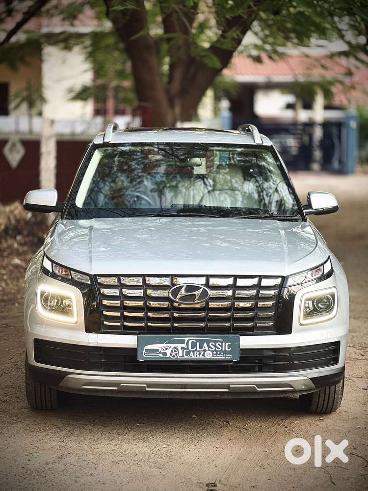 Hyundai Venue S (o) 1.2 Petrol Knight Edition, 2023, Petrol