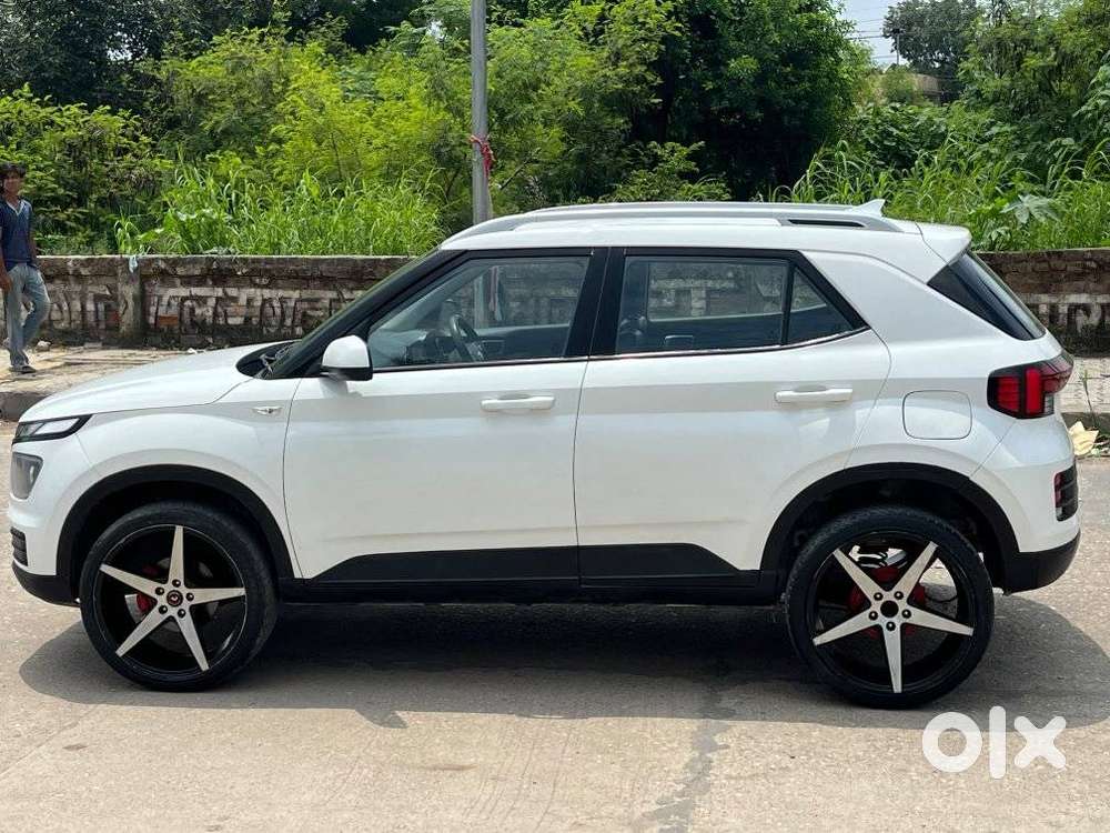 Hyundai Venue S 1.2 Petrol, 2023