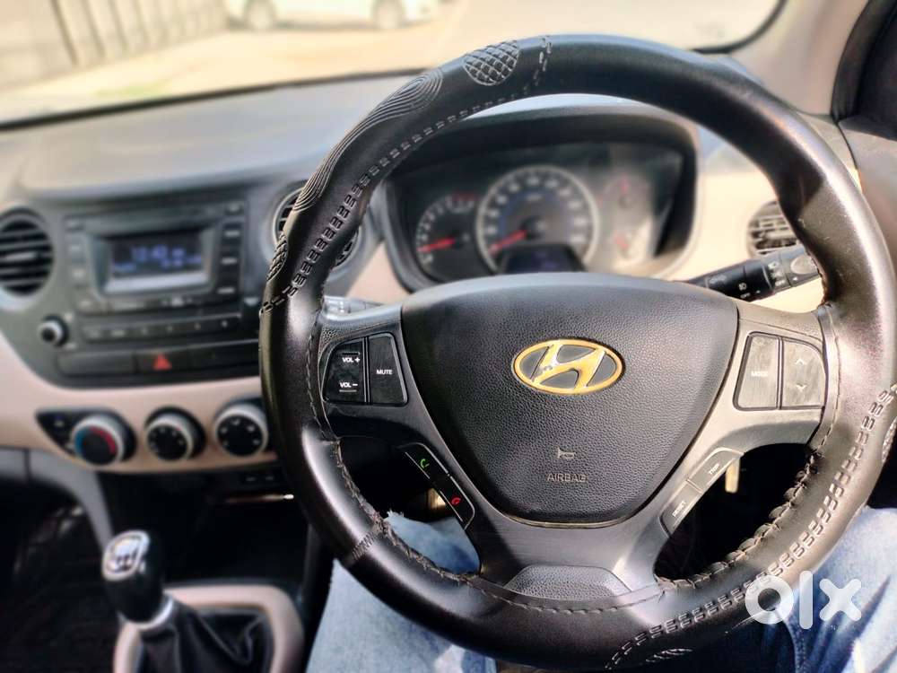 Hyundai Grand I10 Sportz, 2016, Petrol