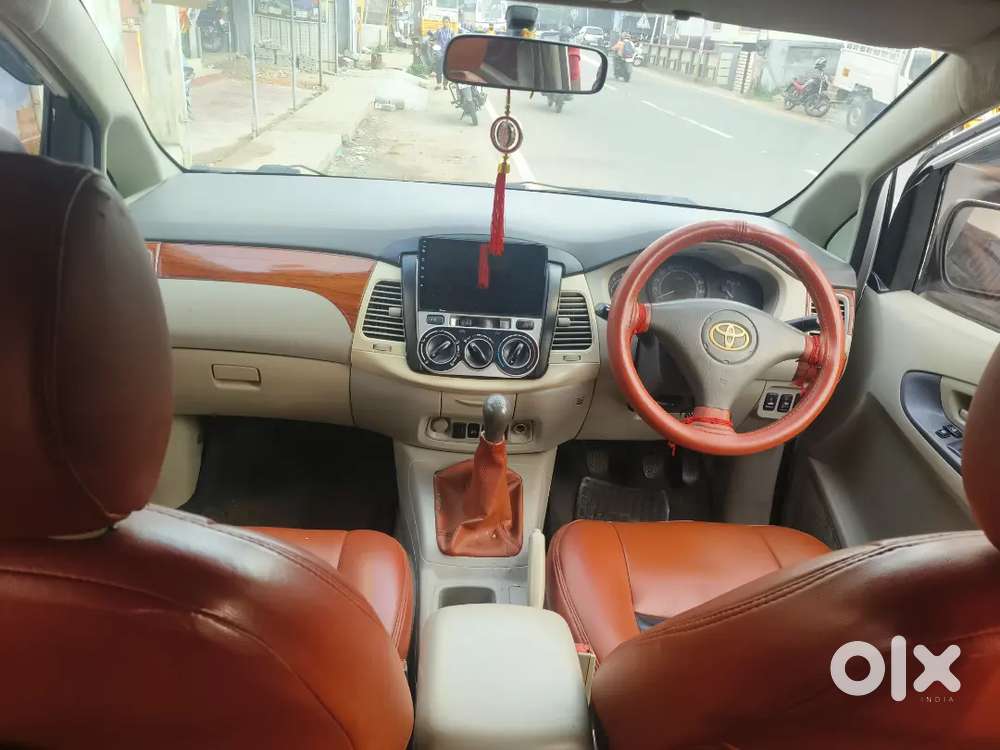 Toyota Innova 2010 Diesel Well Maintained
