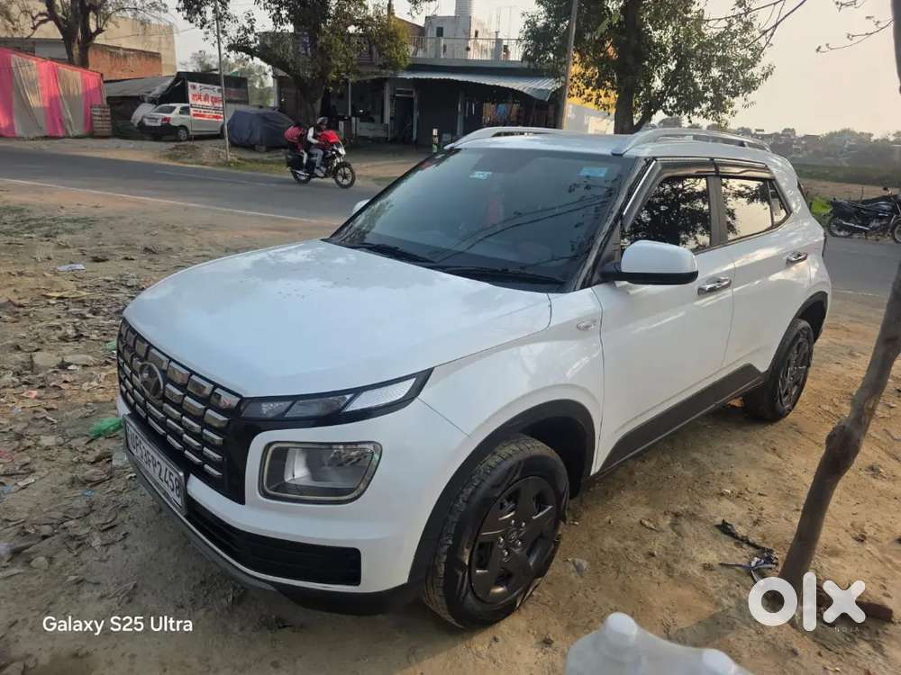 Hyundai Venue 2025 Petrol Good Condition