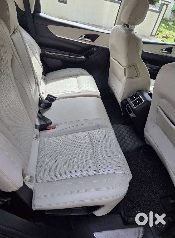 Mahindra XUV700 2.2 AX 7 Diesel MT Luxury Pack Str, 2024, Diesel