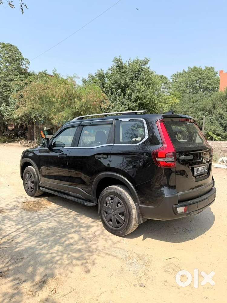 Scorpio N Z2 Petrol Black Colour