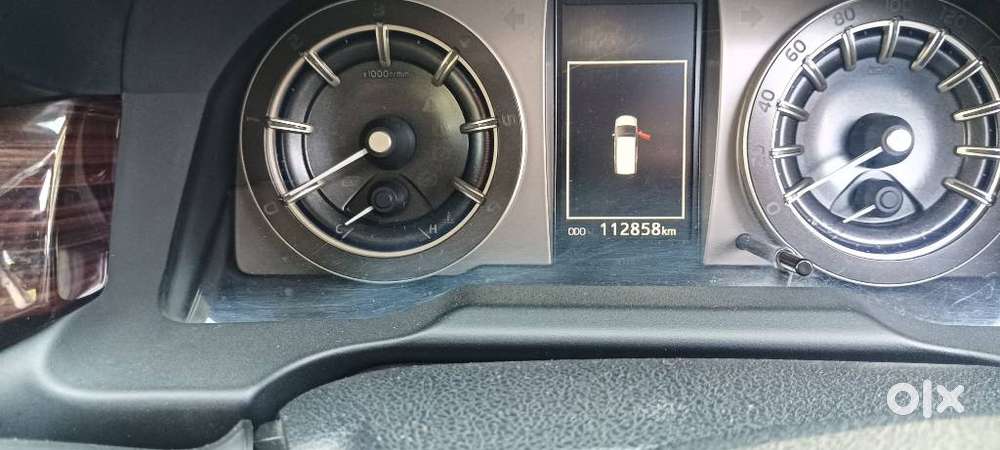 Toyota Innova Crysta 2.4 V, 2016, Diesel