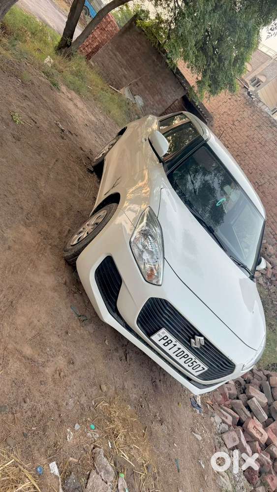 Maruti Suzuki Swift Vxi + Manual, 2025, Petrol