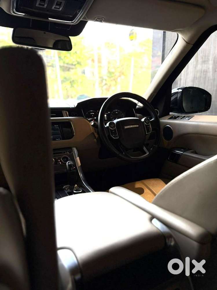 Land Rover Range Rover Sport 2015 Diesel 74000 Km Driven