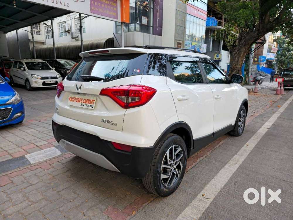 Mahindra XUV300 W8 Option, 2024, Petrol