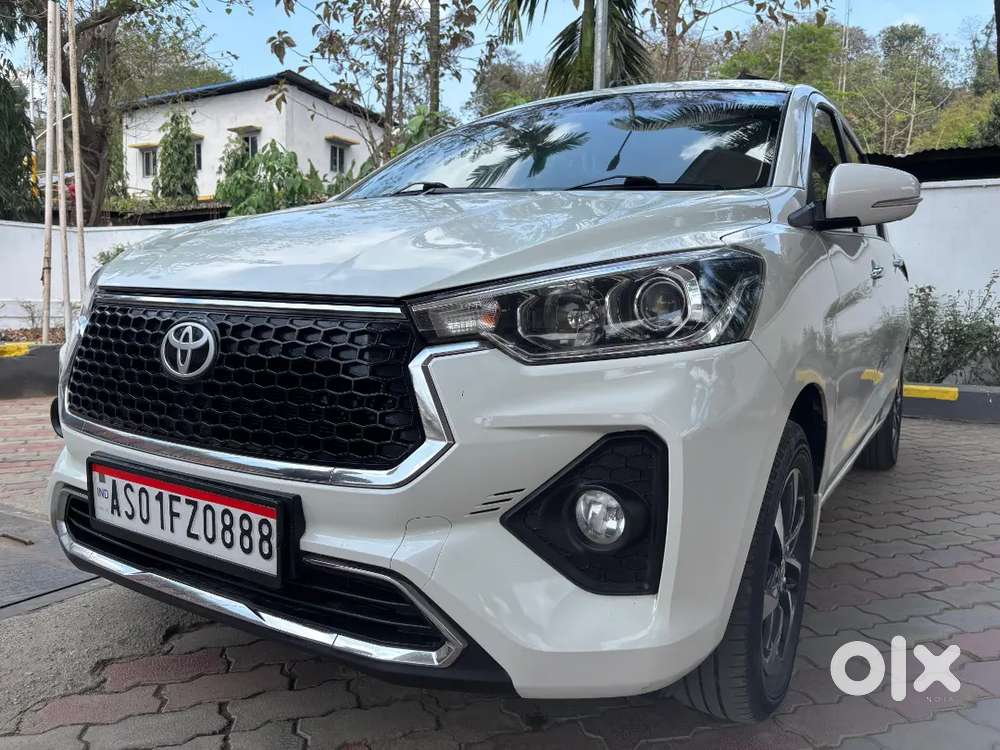 Toyota Rumion 2024 Petrol 42924 Km Driven