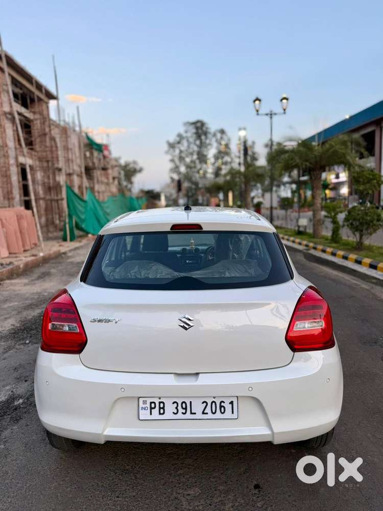 Maruti Suzuki Swift Vxi Optional, 2023, Petrol