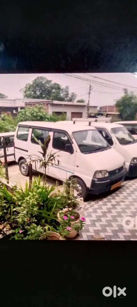 Maruti Suzuki Eeco 2022 Cng & Hybrids 80000 Km Driven