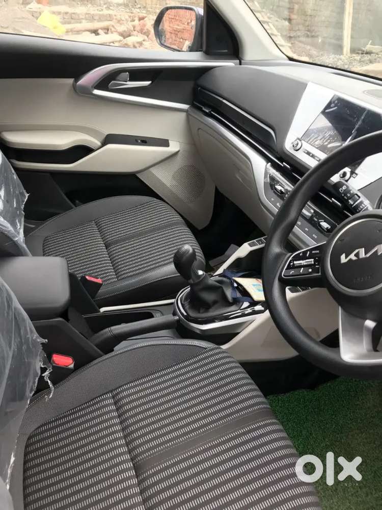 Kia Carens 2022 Petrol Manual