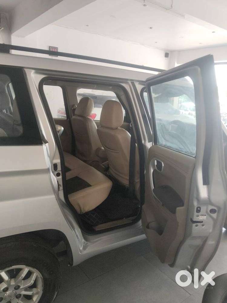 Mahindra Tuv 300 Mhawk100 T8, 2016, Diesel