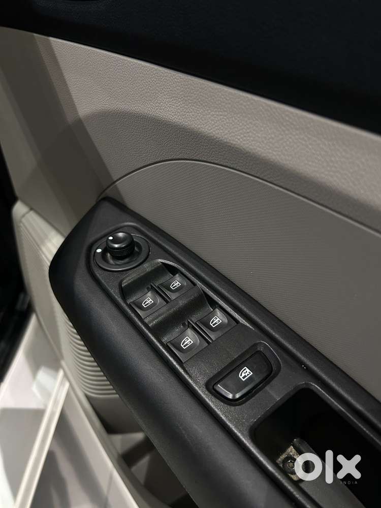 Renault Triber Rxt, 2025, Petrol