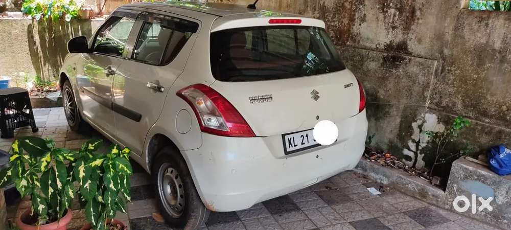 White Maruthi Suzuki