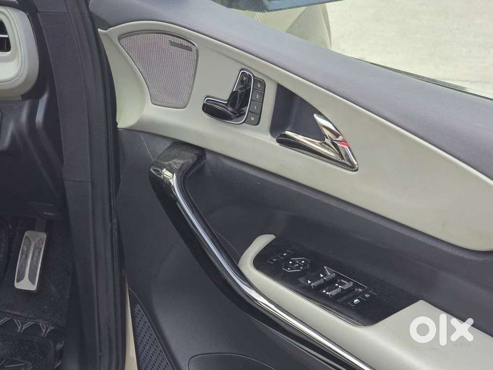 Mahindra Xev 9e Pack Three Select, 2025, Electric