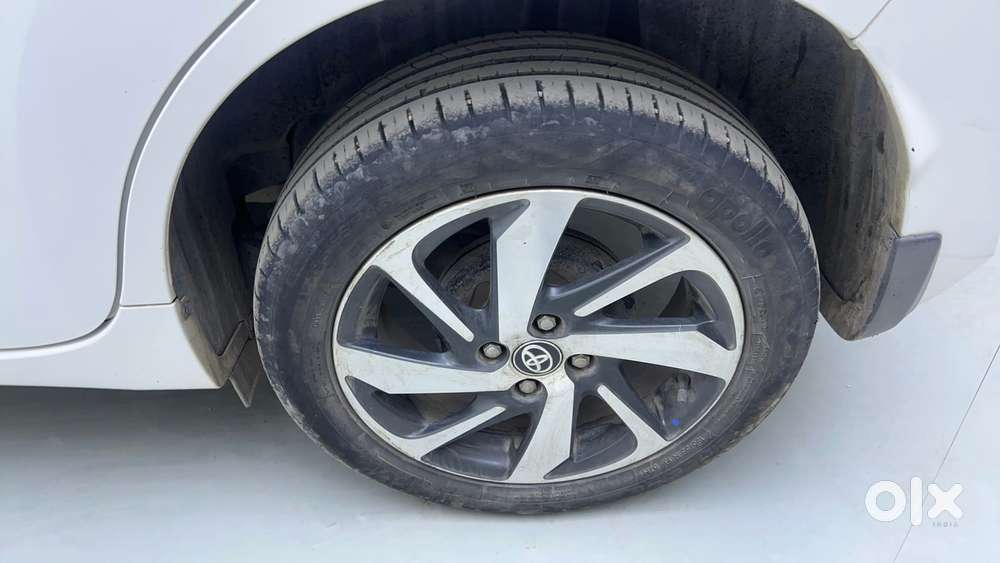 Toyota Glanza 1.2 V Amt, 2024, Petrol
