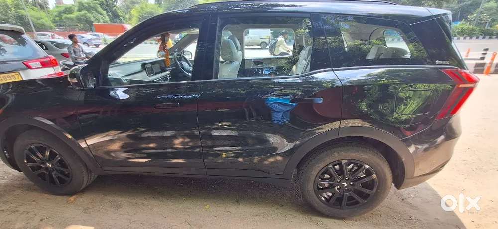 Mahindra Xuv700 2024 Diesel Well Maintained