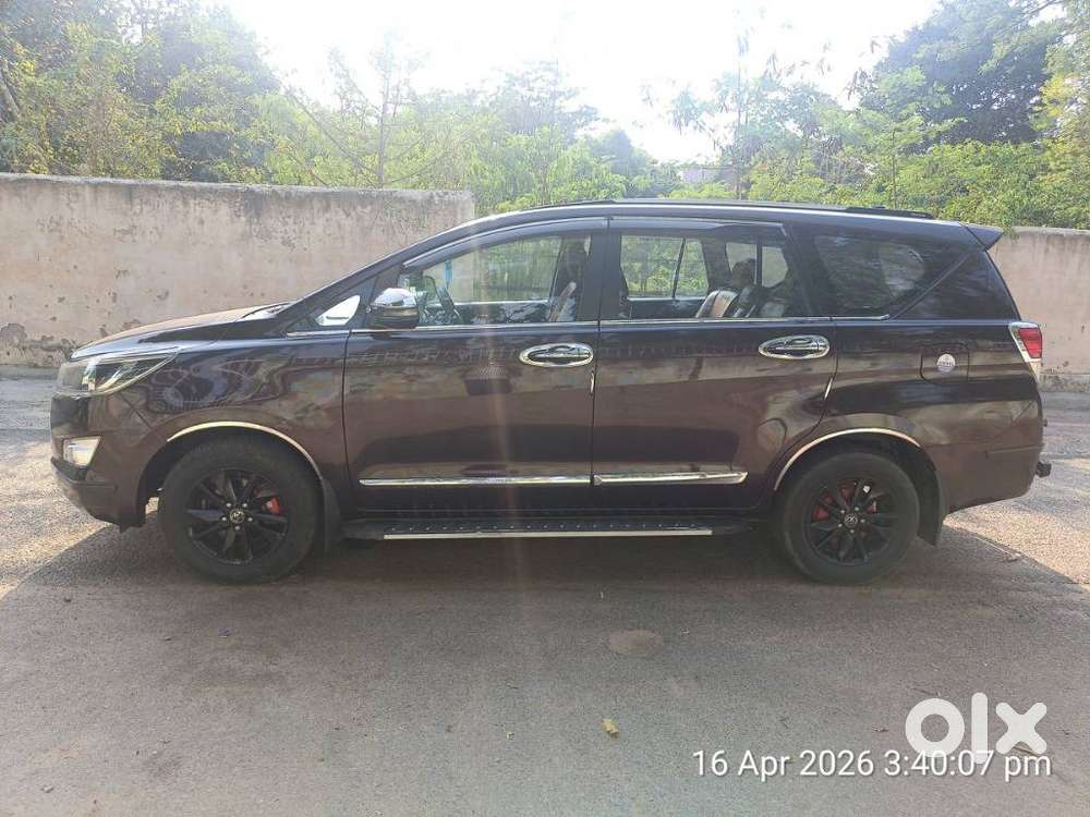 Toyota Innova Crysta 2.4 G Mt, 2019