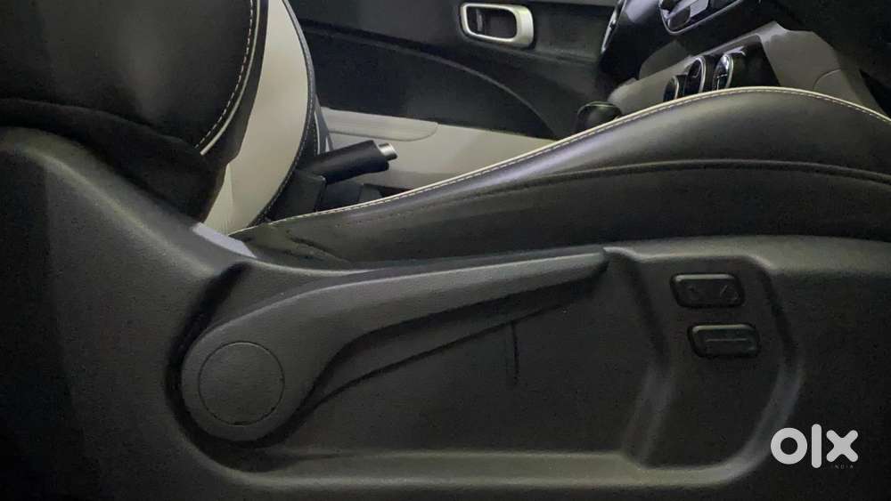 Hyundai Venue 1.0 Sx (o) Turbo Dct, 2023, Petrol