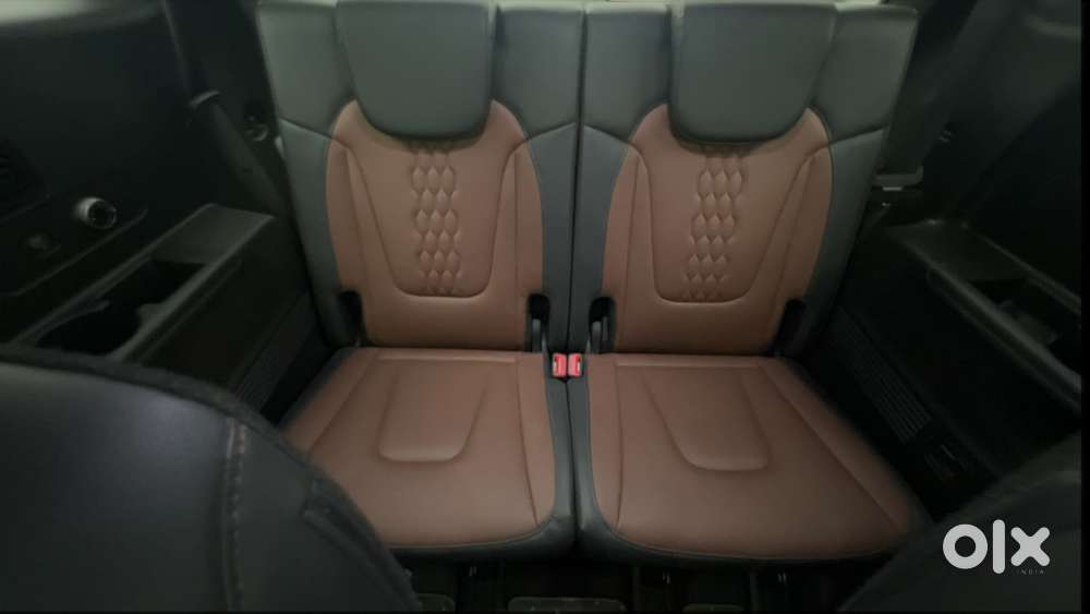 Hyundai Alcazar 2.0 Signature (o) Petrol At 6 Str Dual Tone, 2021, P..
