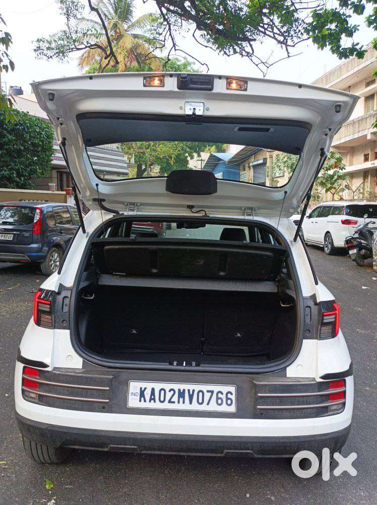 Hyundai Venue Sx(o) 1.0 Turbo Dct Knight Edition, 2024, Petrol