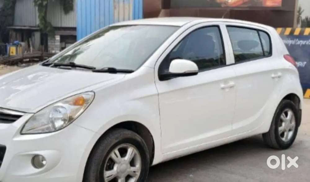 Hyunda I20 Sports 1 St Owner
Vip No..7071
White Beauty
 Cng  
22 Kmpl