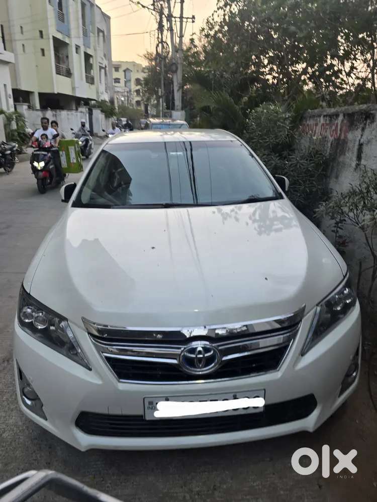Toyota Camry 2.5g Hybrid 2015 Immaculate Genuinely Showroom Maintained