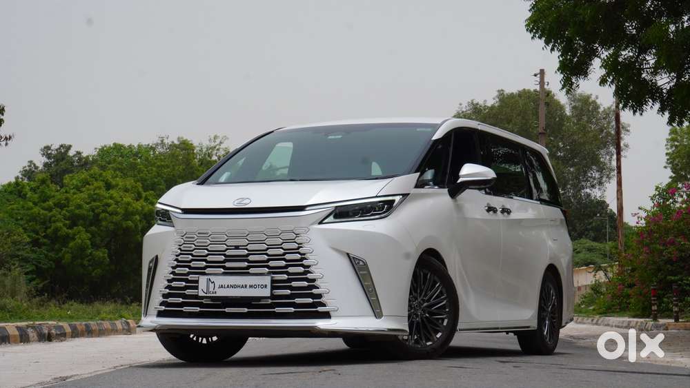 Lexus Lm 350h 4 Str Ultra Luxury, 2024, Petrol