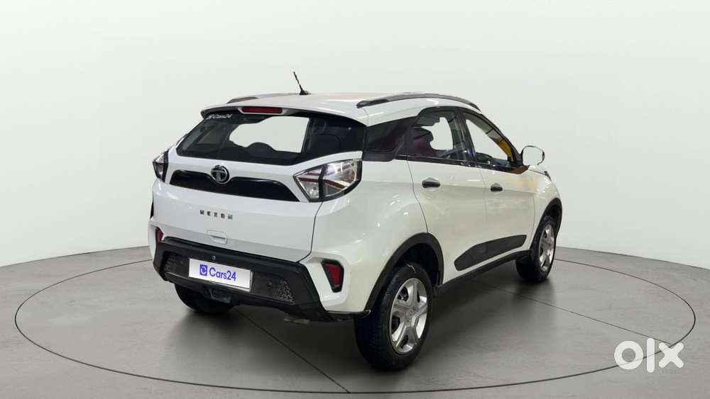 Tata Nexon 1.2 Revotron Xm (s), 2023, Petrol