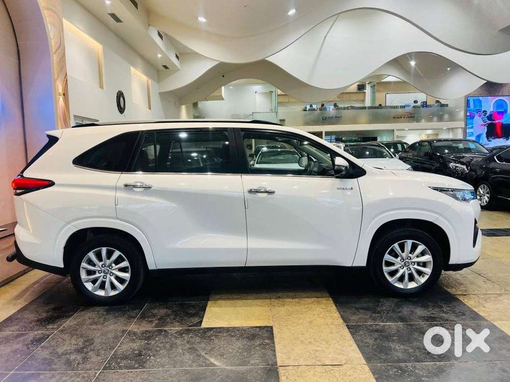 Toyota Innova Hycross 2.0 Vx Hybrid 7 Str, 2023, Petrol