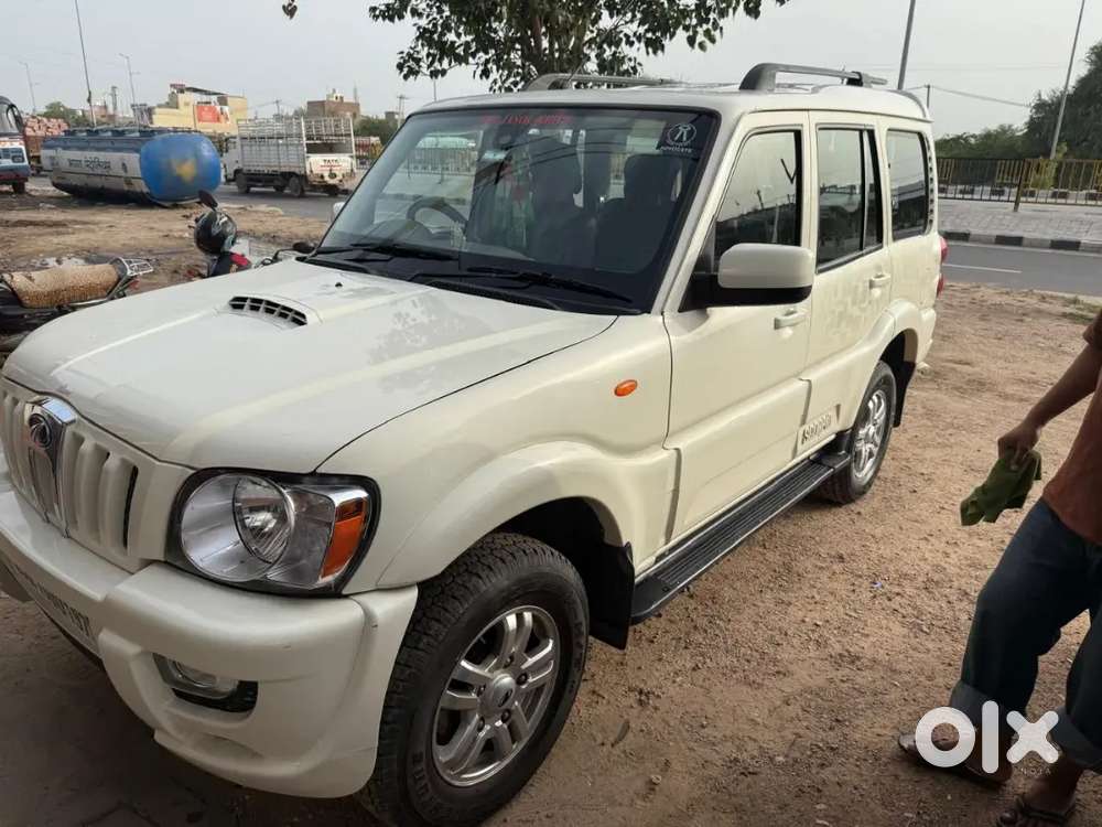 Show Room Condition Scorpio Mhawk 680000/-