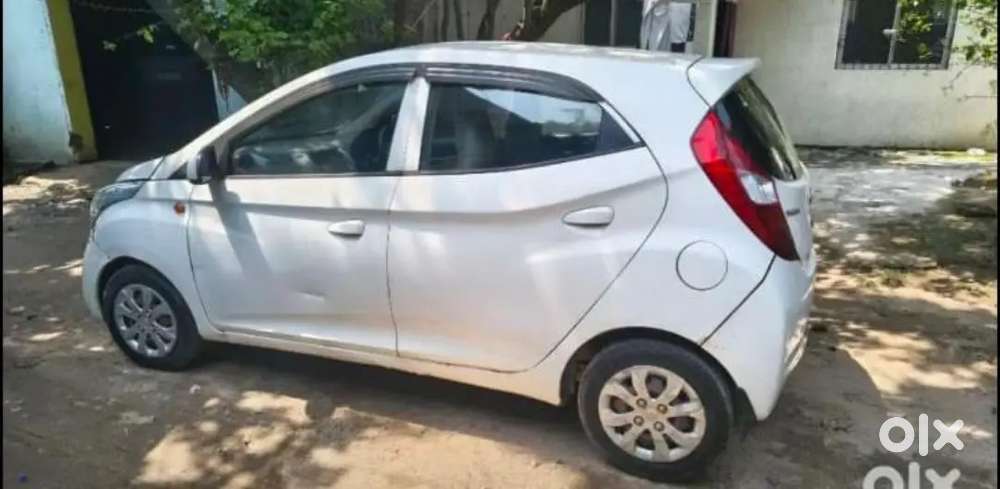 Hyundai Eon Era+ Petrol 2015 Urgent Money Problem