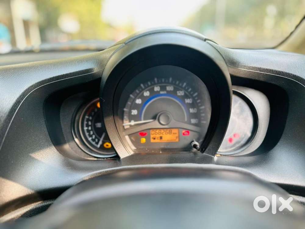 Honda Amaze 2015 Petrol Good Condition \\ First Owner Full Insurance