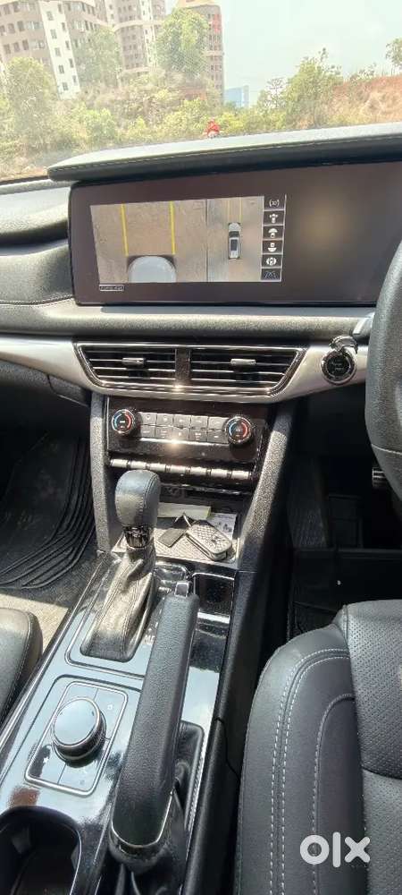 Mahindra Xuv700 Ax7 2025 Diesel Automatic 10000 Km Driven