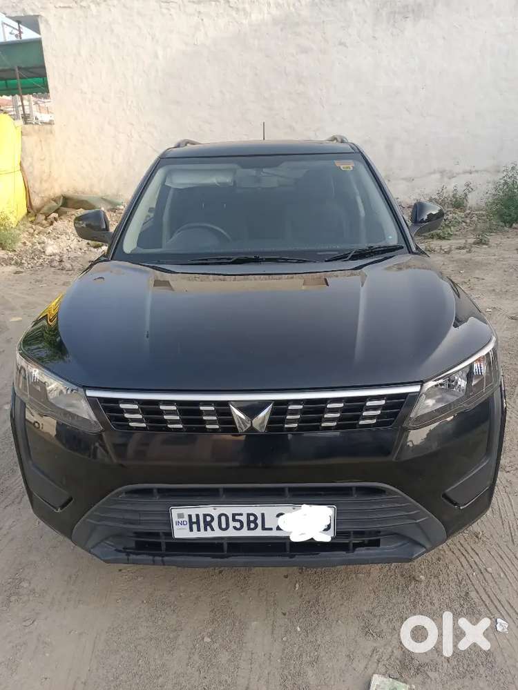 Mahindra Xuv 300 Black Colour