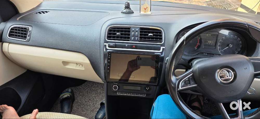 Skoda Rapid 1.0 Turbo  Single Hand Use