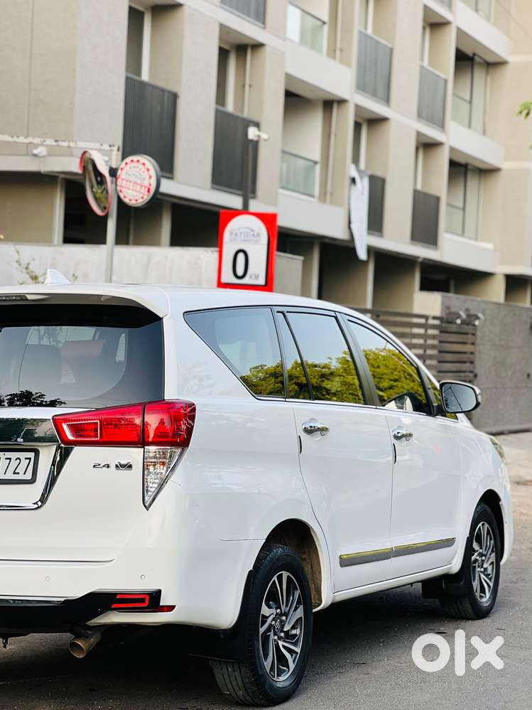 Toyota Innova Crysta [2020-ongoing] 2.4 Vx 8 Str, 2023, Diesel