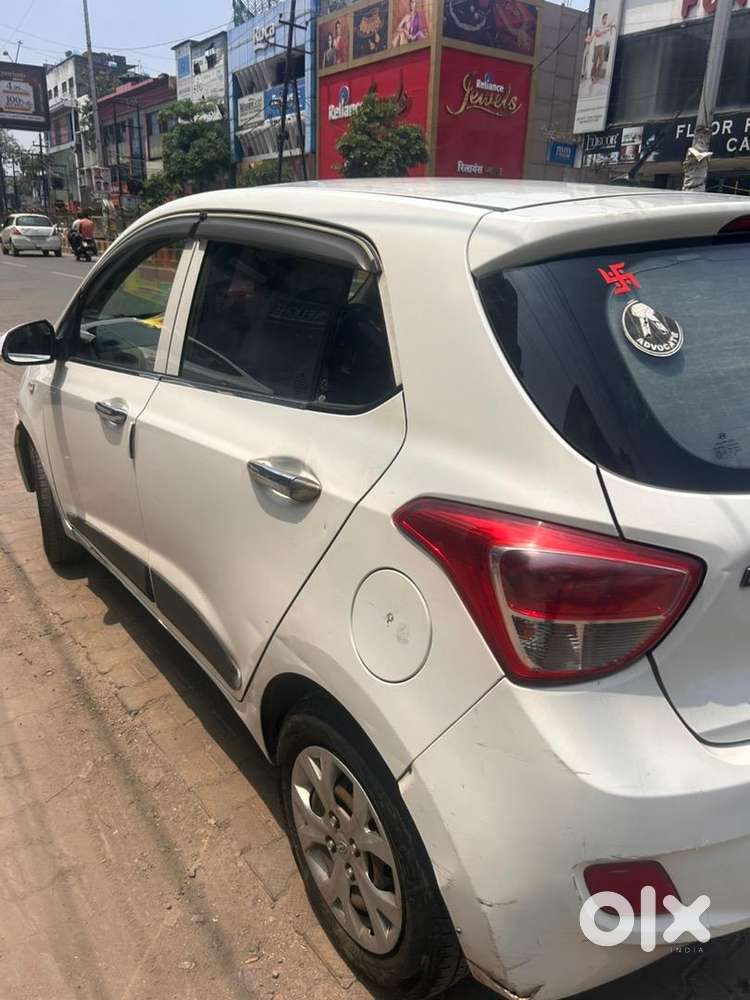 Hyundai Grand I10 2017 Petrol Well Maintained