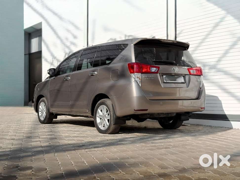 Toyota Innova Crysta 2.4 Gx Mt, 2017, Diesel
