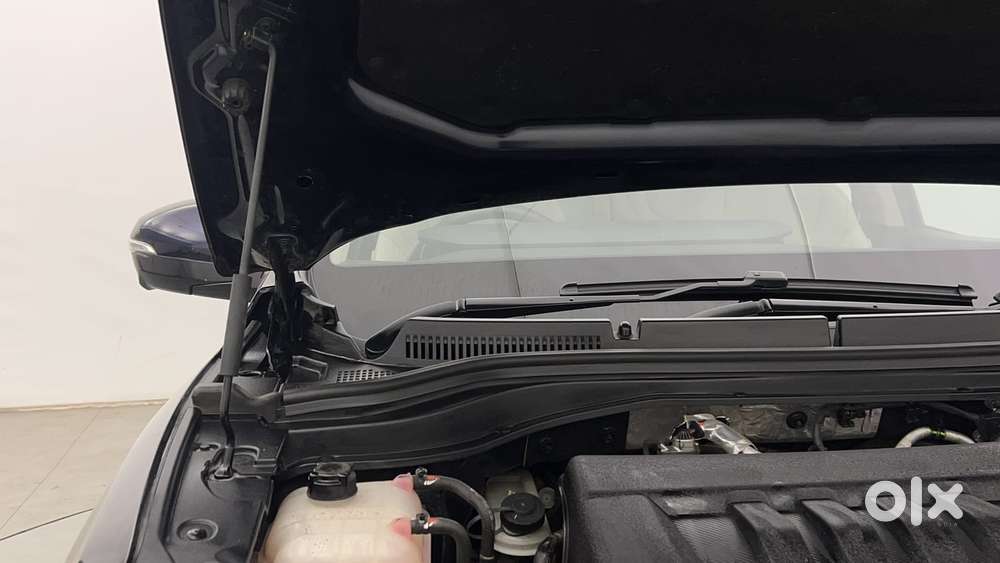 Mahindra Xuv700 2.2 Ax 7 Diesel Mt Luxury Pack Str, 2023, Diesel