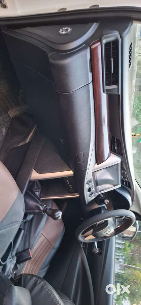 Toyota Innova Crysta 2.4 G Mt, 2016, Diesel