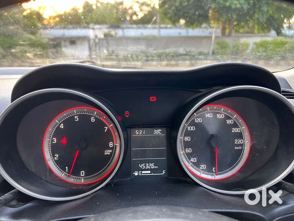 Maruti Suzuki Swift Vvt Zxi, 2019, Petrol
