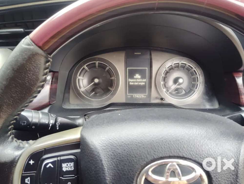 Toyota Innova Crysta 2016 Diesel 170000 Km Driven