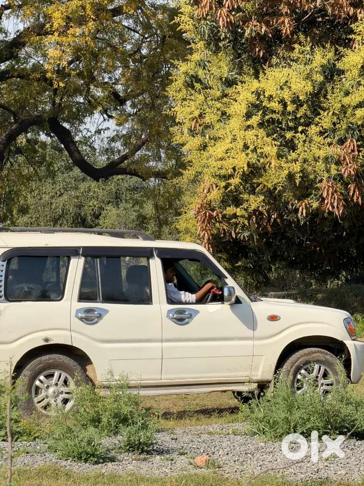 Mahindra Scorpio Classic Diesel Mt 2013