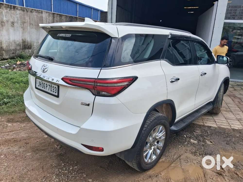 Toyota Fortuner Legender 2021