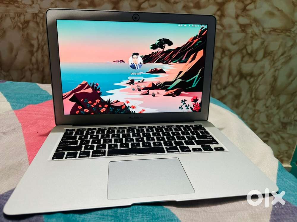 MacBook Air 13” (Early 2015) – i7 / 8GB / 256GB SSD - Computers