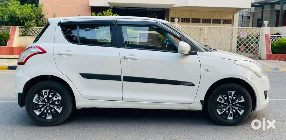 Maruti Suzuki Swift Lxi, 2012, Petrol