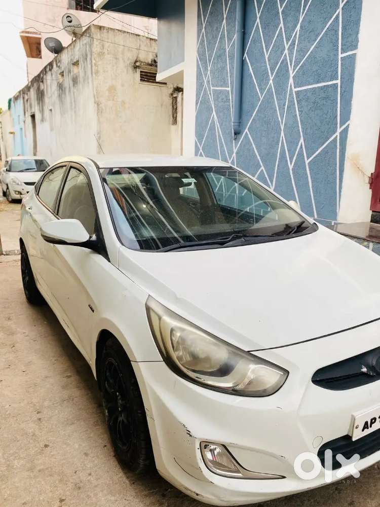 Verna 1.6 Crdi Ex Bslv Diesel 2012