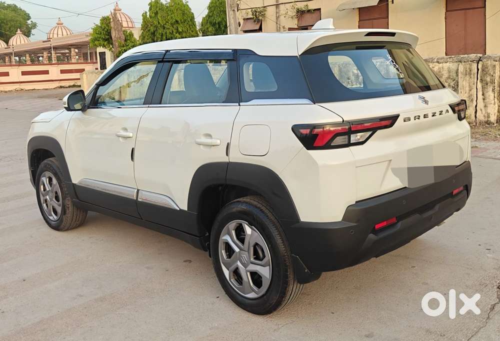 Maruti Suzuki Brezza 1.5 Lxi Cng, 2023, Cng & Hybrids